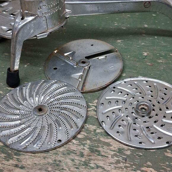 Merry tabletop Grinder Meat Chopper & vintage Julienne Salad maker. - Picture 3 of 9